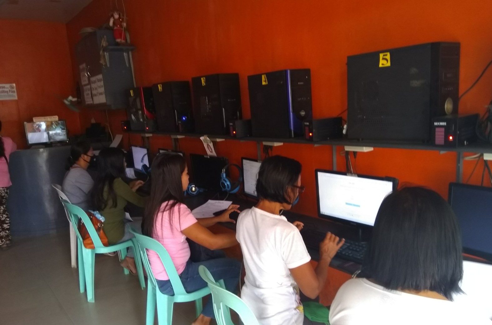 Empowering mothers from Banga, Aklan through Digital Literacy – Philippines