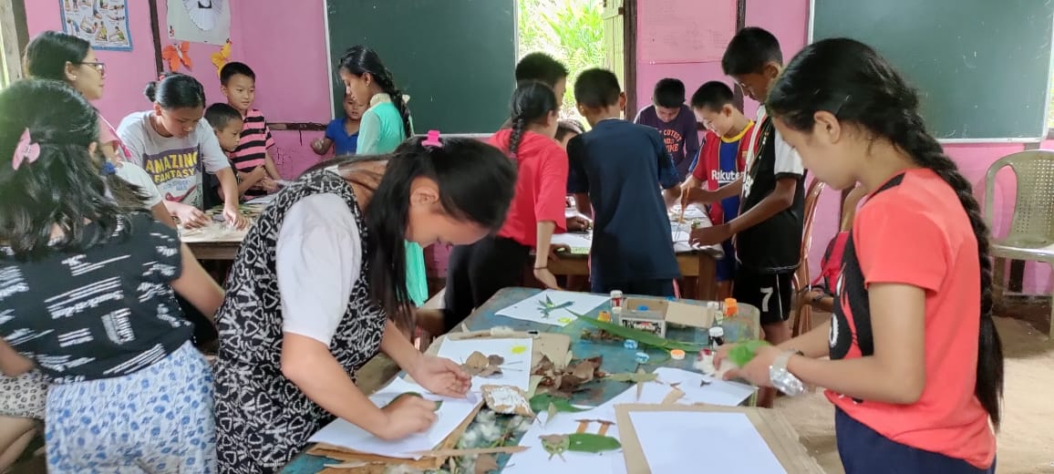 Students of Bong making their Crafts